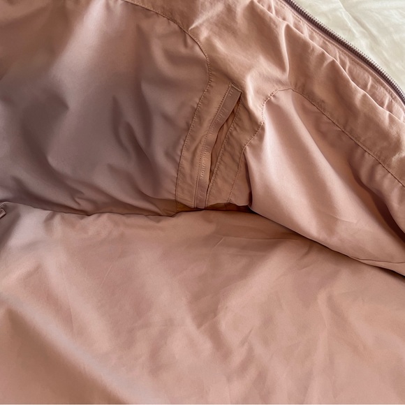 Lululemon Effortless Jacket - Picture 4 of 9